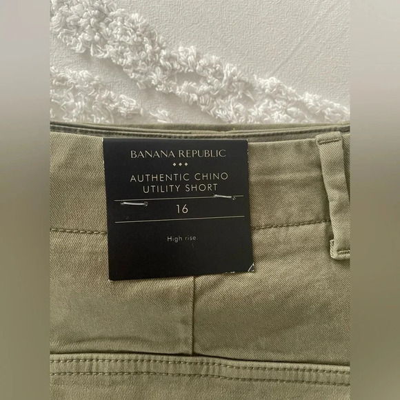 Banana Republic Authentic Chino Short - Picture 9 of 12